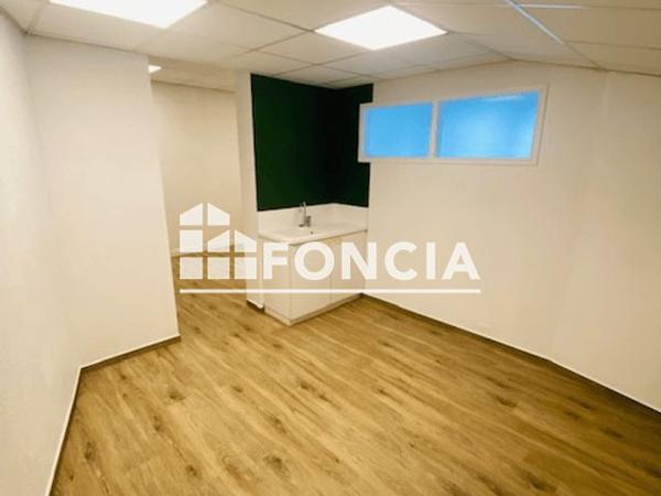 Location Local commercial 2 pièces 31.6 m² - 9 RUE ELISEE RECLUS Roanne 42300