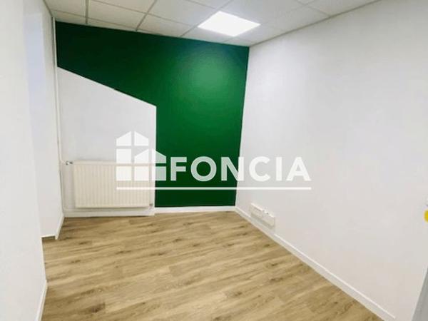 Location Local commercial 2 pièces 31.6 m² - 9 RUE ELISEE RECLUS Roanne 42300