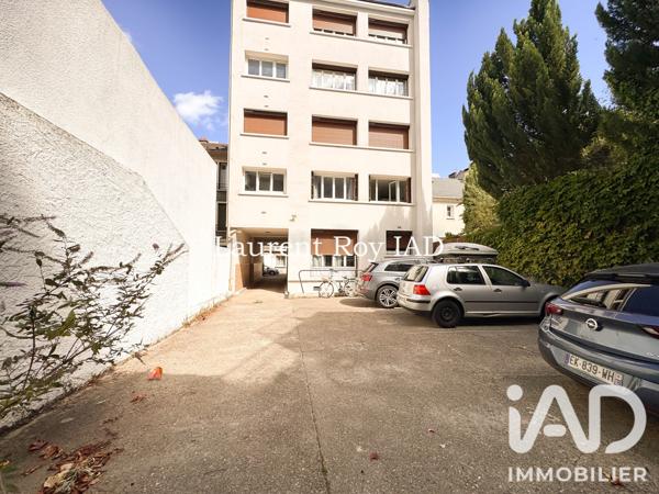 Location appartement 5 pièces 109 m² Colombes