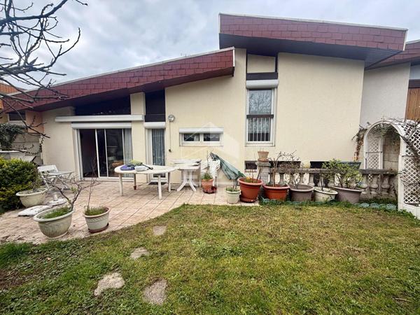 Maison avec jardin sans vis-à-vis au calme  Beau potentiel