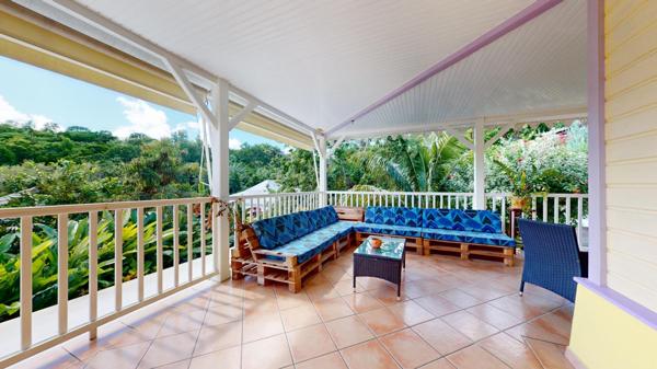 Super haut de villa au calme bien situé