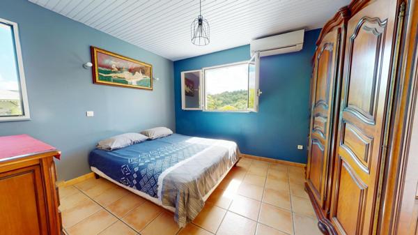 Super haut de villa au calme bien situé