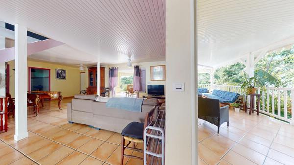 Super haut de villa au calme bien situé