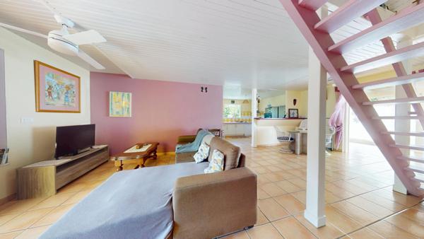 Super haut de villa au calme bien situé