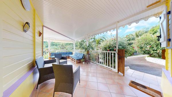 Super haut de villa au calme bien situé