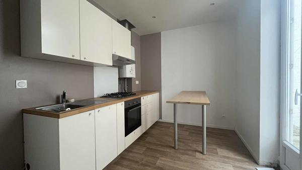 Appartement T2 avec cour et balcon