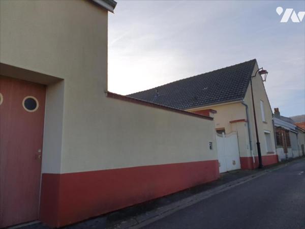 MAISON RURALE AVEC DEPENDANCES - JARDIN CLOS