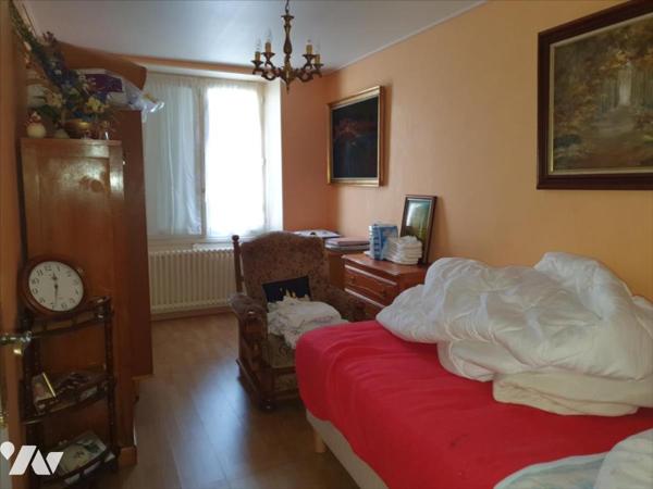 MAISON RURALE AVEC DEPENDANCES - JARDIN CLOS