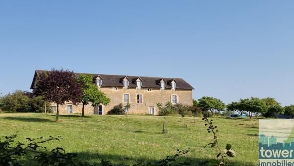 Propriété 8.6 hectares 32 pièces 830 m²