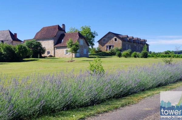 Propriété 8.6 hectares 32 pièces 830 m²