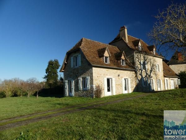 Propriété 8.6 hectares 32 pièces 830 m²