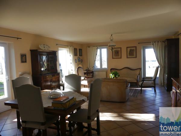 Propriété 8.6 hectares 32 pièces 830 m²