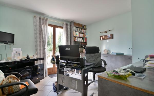 Maison à vendre    7 pièces •  Condé-Sainte-Libiaire