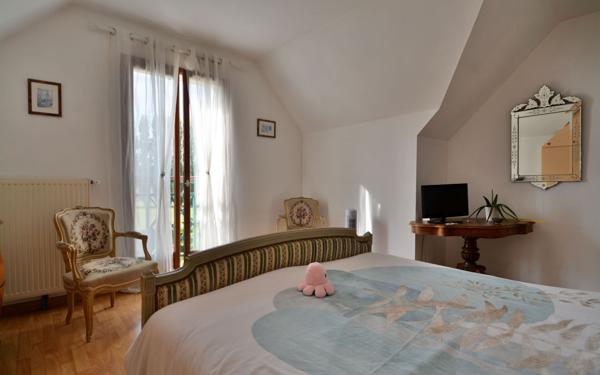 Maison à vendre    7 pièces •  Condé-Sainte-Libiaire