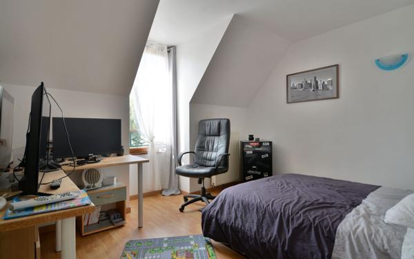Maison à vendre    7 pièces •  Condé-Sainte-Libiaire