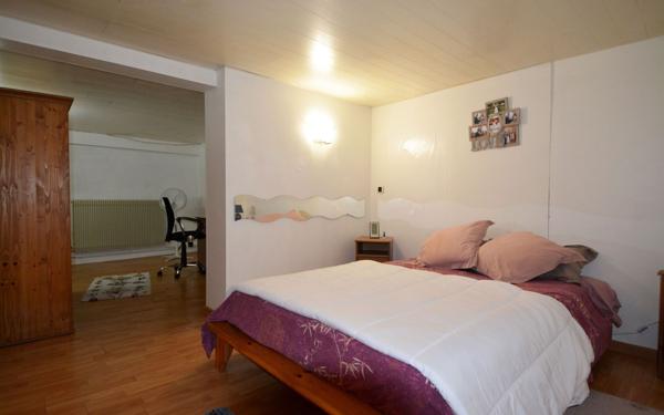 Maison à vendre    7 pièces •  Condé-Sainte-Libiaire