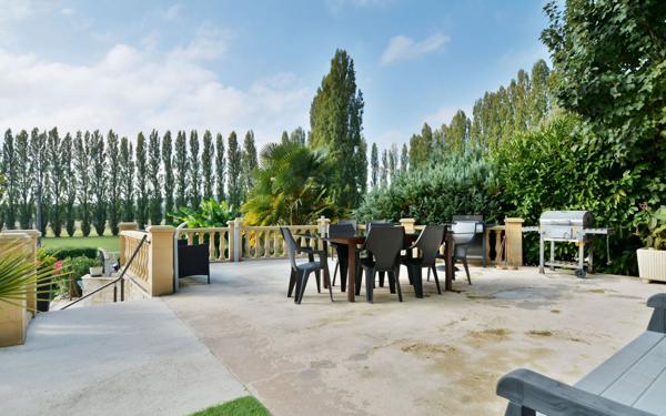 Maison à vendre    7 pièces •  Condé-Sainte-Libiaire