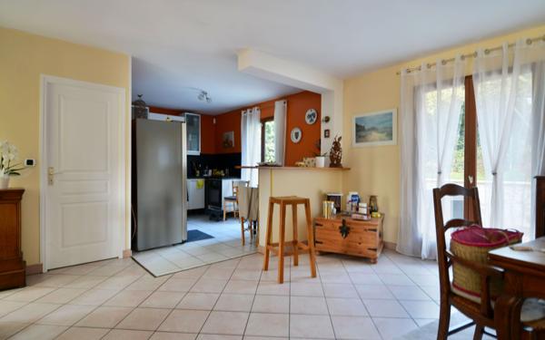 Maison à vendre    7 pièces •  Condé-Sainte-Libiaire