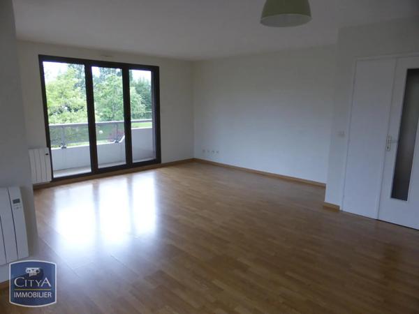 Appartement à louer 3 pièces 81.86m² Ferney-Voltaire (01210)