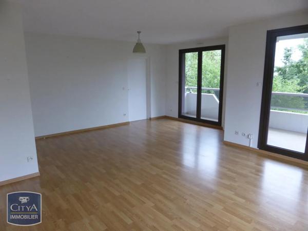 Appartement à louer 3 pièces 81.86m² Ferney-Voltaire (01210)