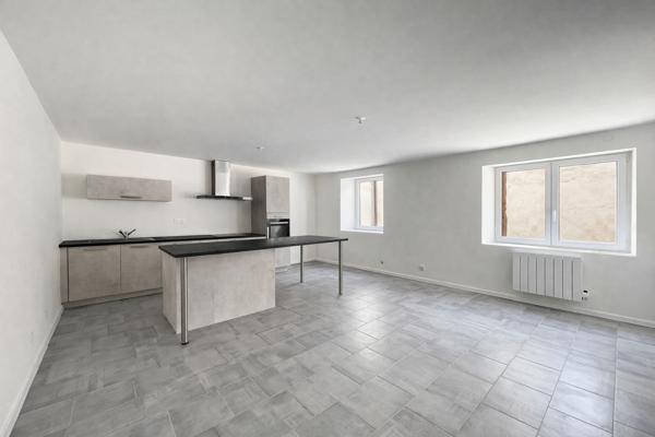 Appartement F4 rénové de 80 m² en rez-de-terrasse à Delle