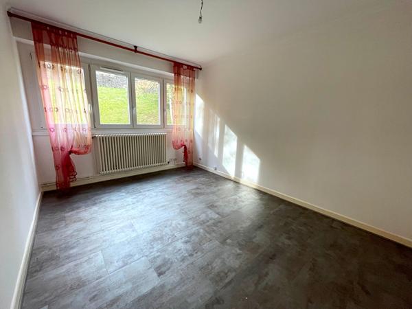 NANCY Secteur Fac de Lettres - Bel appartement F4 avec balcons, vue dégagée et parking