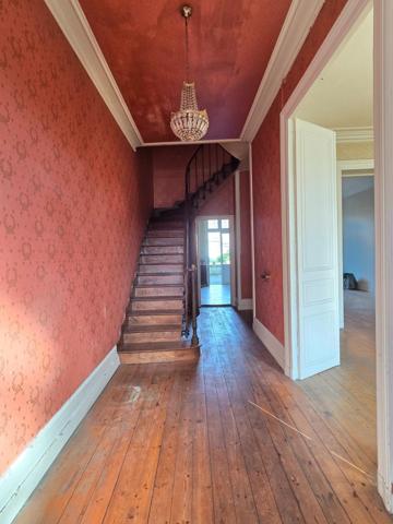 Maison à SAINT-JEAN-D'ANGELY, 17400 - 8 pièces 192m²