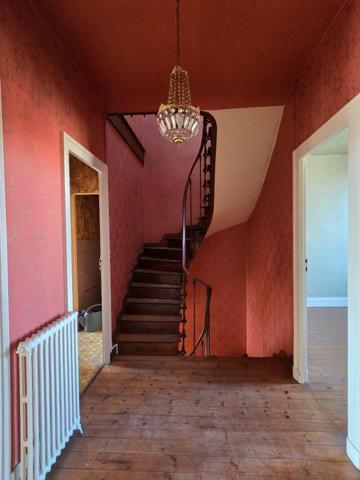 Maison à SAINT-JEAN-D'ANGELY, 17400 - 8 pièces 192m²