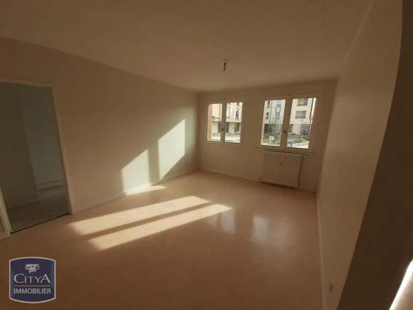 Appartement à louer 2 pièces 44.44m² Saint-Memmie (51470)