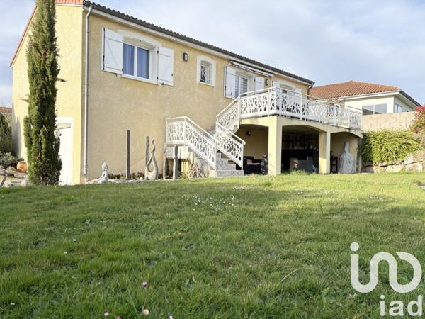 Maison 5 pièces de 141 m² à Thiers (63300)