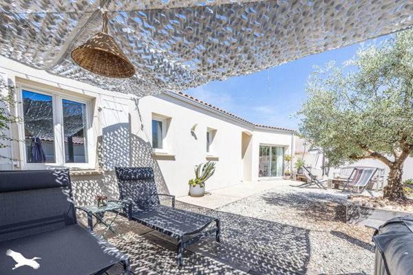 Maison à vendre 317 000 € Angliers 5 p 94 m² DPE C