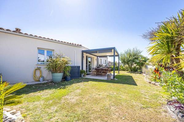 Maison à vendre 317 000 € Angliers 5 p 94 m² DPE C