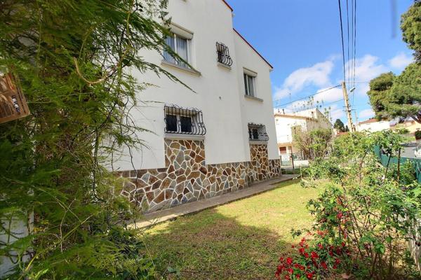 A VENDRE MAISON DE VILLE F4/5 SUR TERRAIN 3 FACES AU COEUR DU VILLAGE