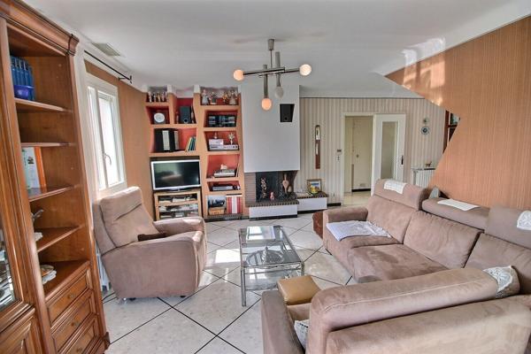 A VENDRE MAISON DE VILLE F4/5 SUR TERRAIN 3 FACES AU COEUR DU VILLAGE