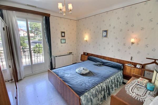 A VENDRE MAISON DE VILLE F4/5 SUR TERRAIN 3 FACES AU COEUR DU VILLAGE