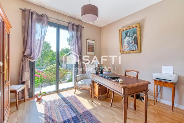 Maison de 8 pièces avec garage et jardin