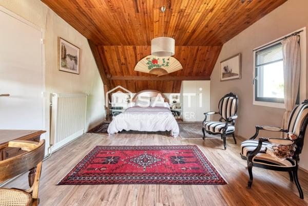 Maison de 8 pièces avec garage et jardin