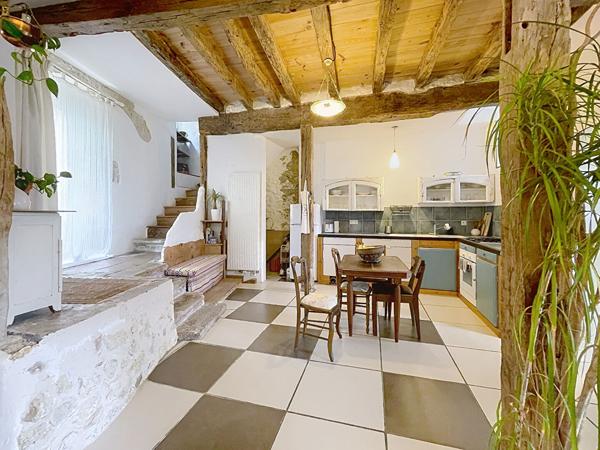 A vendre maison de caractère, quartier calme, centre ville Auch avec extérieur
