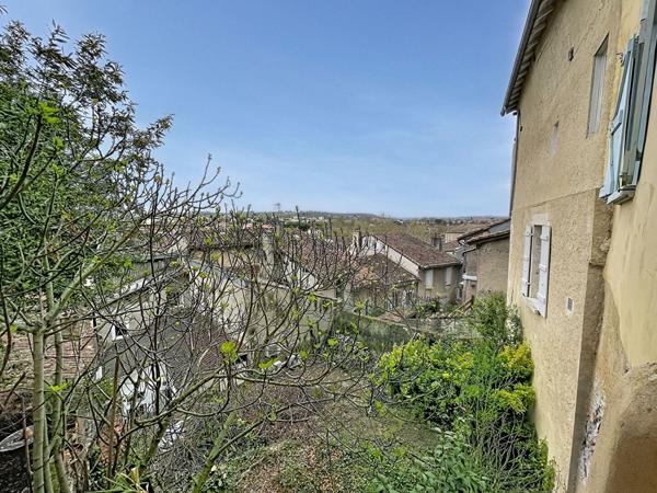 A vendre maison de caractère, quartier calme, centre ville Auch avec extérieur