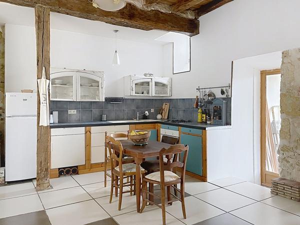 A vendre maison de caractère, quartier calme, centre ville Auch avec extérieur
