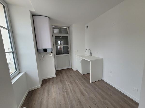 A VENDRE Appartement VENDU LOUE A COUPVRAY LOYER DE 722€ CC