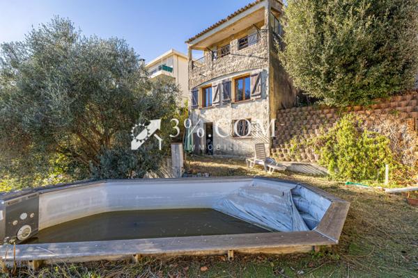 Maison 5 pièce(s) 3 chambre(s) 141 m²