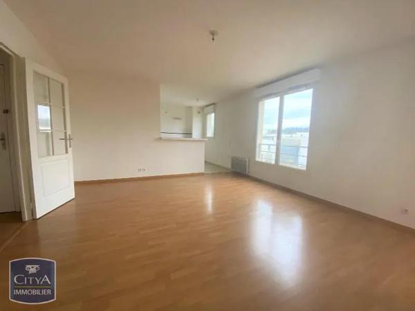 Appartement à louer 3 pièces 68.47m² Épernon (28230)