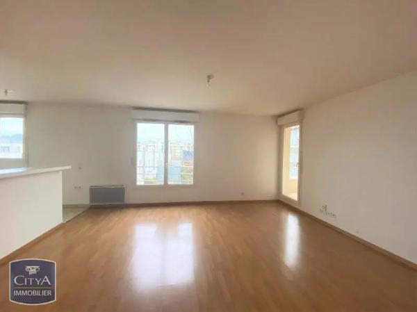 Appartement à louer 3 pièces 68.47m² Épernon (28230)