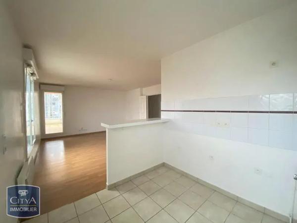 Appartement à louer 3 pièces 68.47m² Épernon (28230)