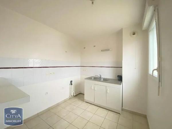 Appartement à louer 3 pièces 68.47m² Épernon (28230)