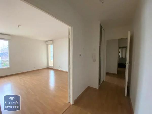 Appartement à louer 3 pièces 68.47m² Épernon (28230)