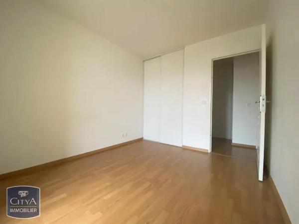 Appartement à louer 3 pièces 68.47m² Épernon (28230)