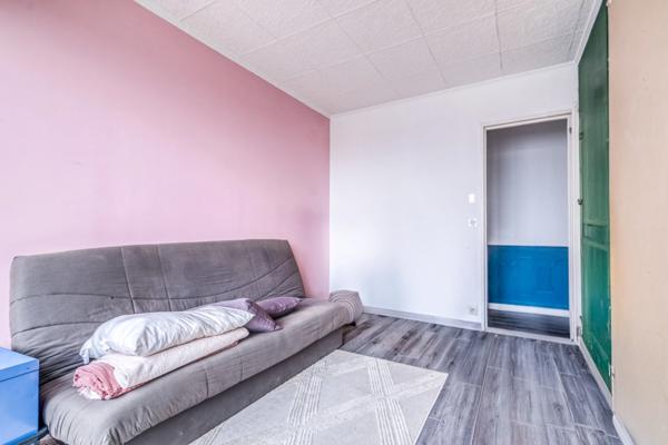 EXCLUSIVITÉ, Christophe Michaudelle Capifrance vous propose à MEAUX, appartement 4 pièces avec ses 2 terrasses (65 m²) - 3 chambres - dernier étage - 1 place de stationnement.