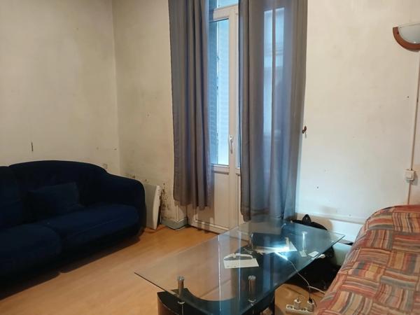 "Studio loué – immeuble st louis – Balcon – Vichy centre – Idéal investisseur"